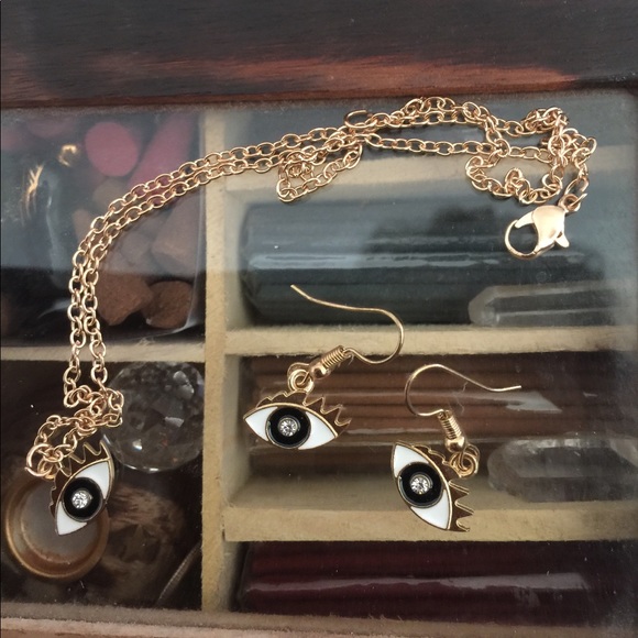 Beautiful set of eyes necklace and earrings - Picture 4 of 7